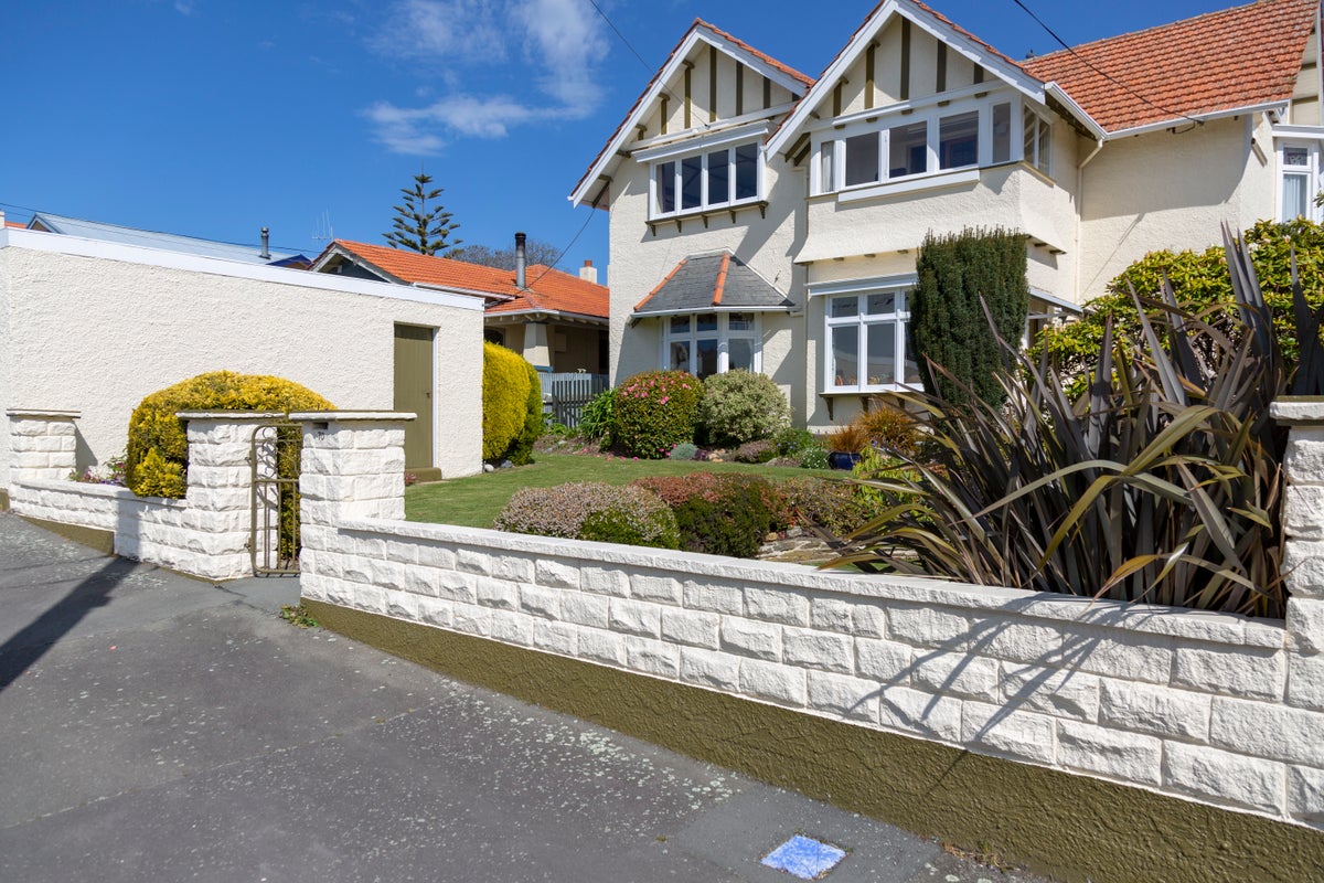 70 Wharfe Street, South Hill, Oamaru - Carousel 22