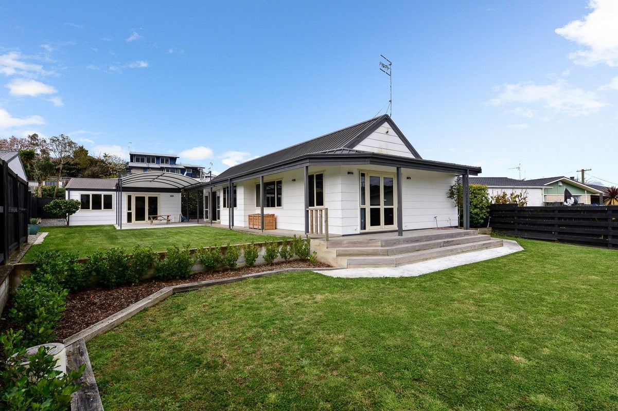 180 Whatawhata Road, Dinsdale, Hamilton - Carousel 1