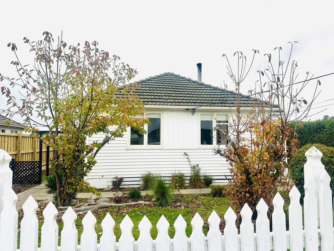 9 Arundel Street, Oamaru North, Oamaru - Carousel 1