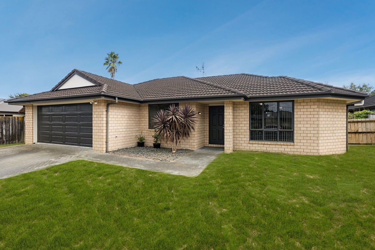 401 Hukanui Road, Rototuna, Hamilton - Carousel 1