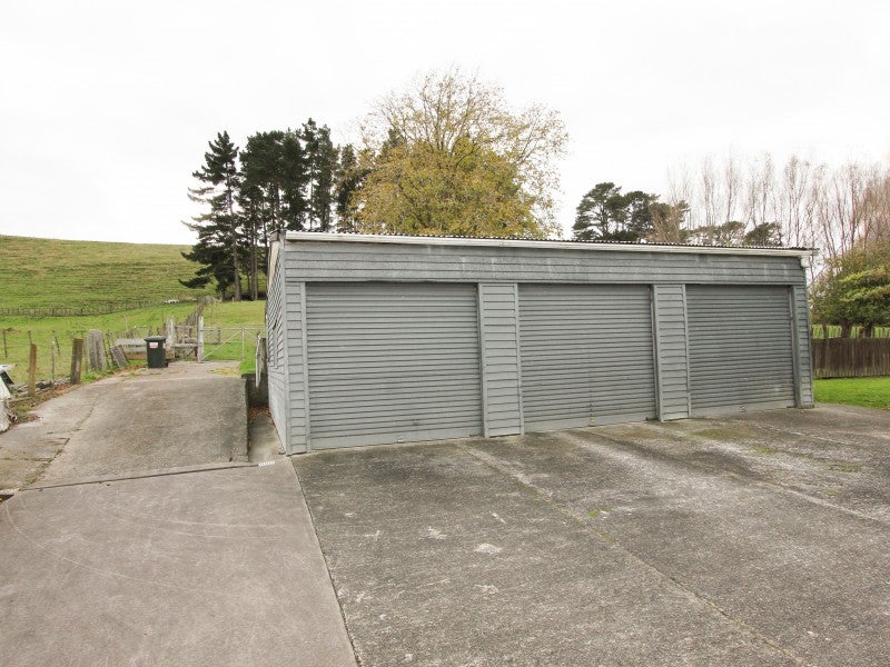 217 No 3 Line, Whanganui East, Whanganui - Carousel 17