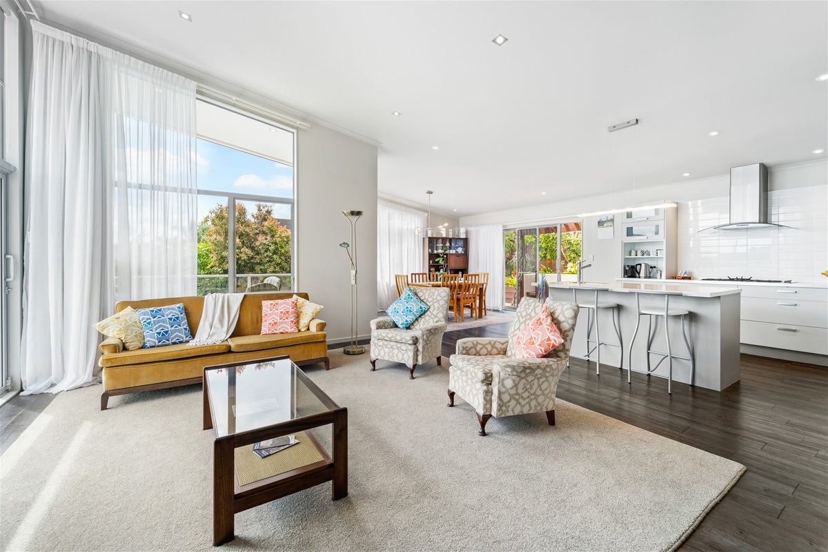 74 Rivervale Grove, Stanmore Bay, Auckland - Carousel 2