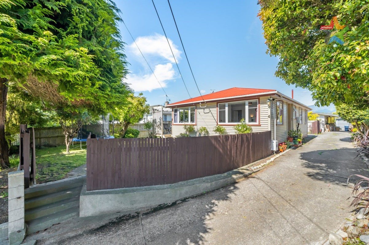 1/4 Tui Grove, Elderslea, Upper Hutt - Carousel 1