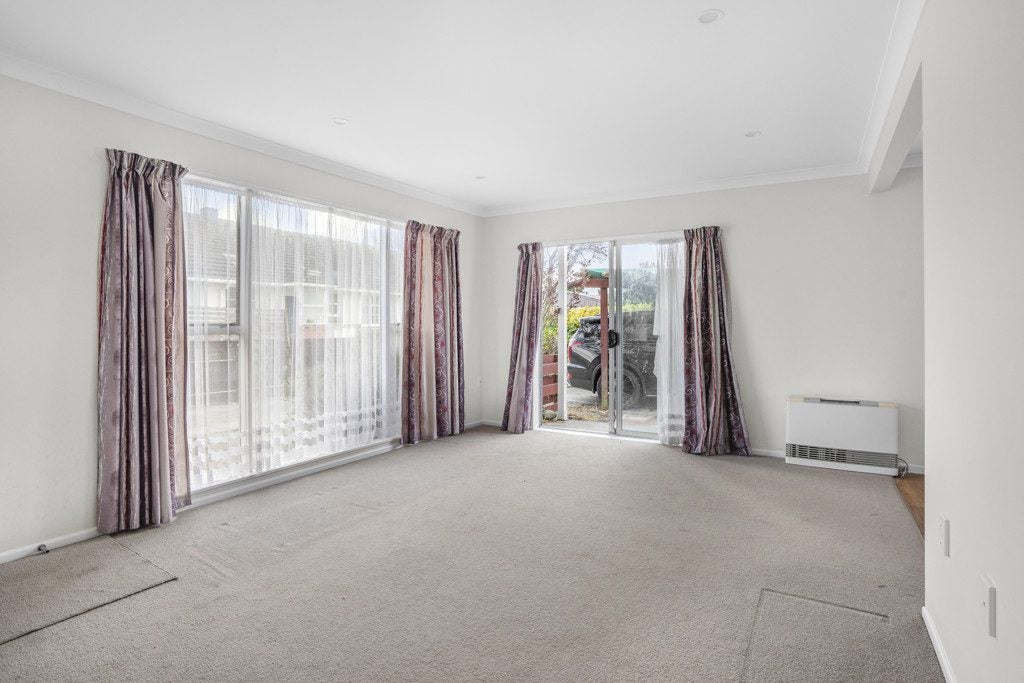 122B MARTIN ST, WALLACEVILLE, UPPER HUTT - Carousel 2