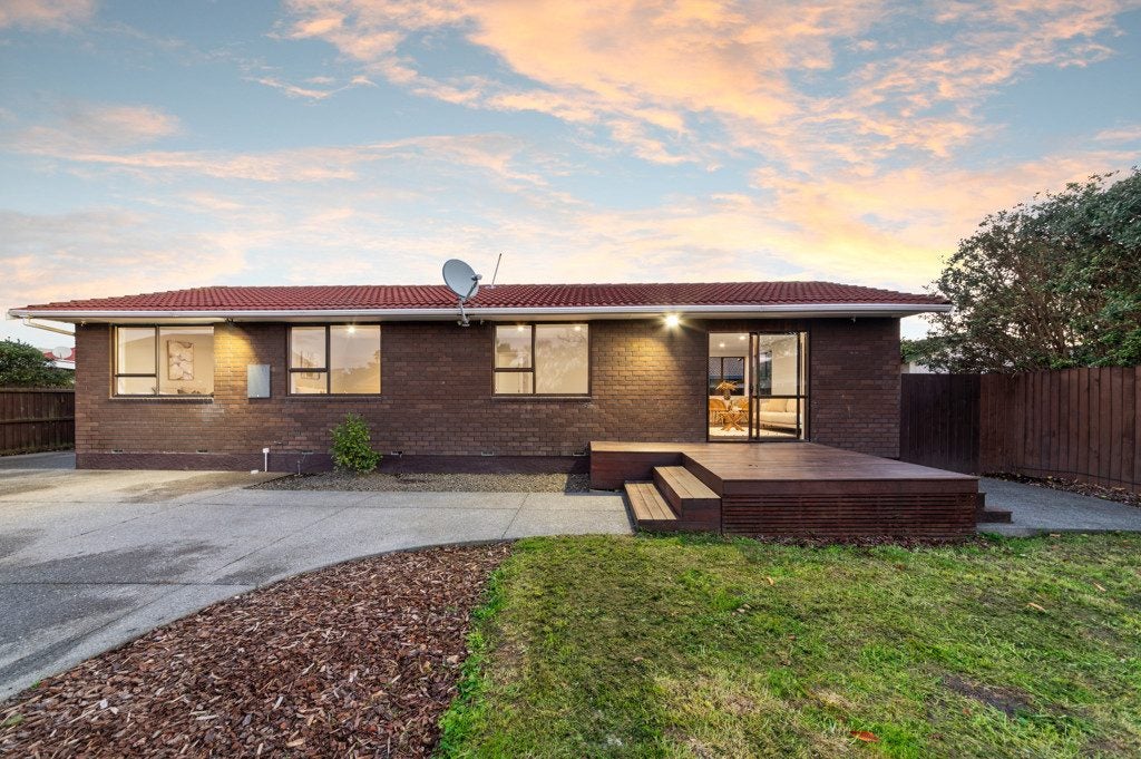 2/30A Manning Place, Woolston, Christchurch - Carousel 1