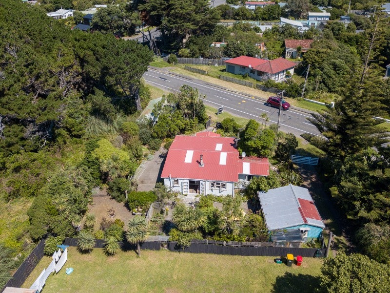 16 Rangiuru Road, Otaki Beach, Otaki - Carousel 1