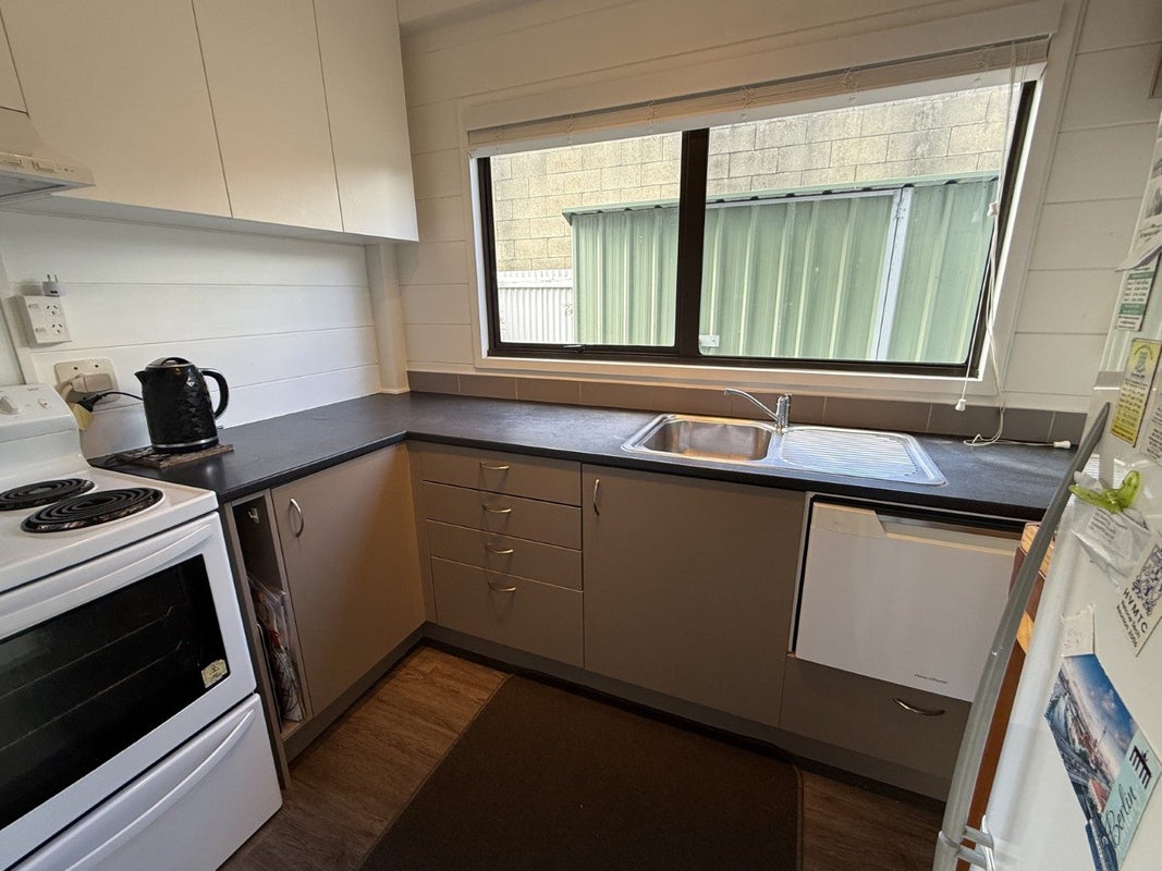 8/58 Cuba ST, PETONE, LOWER HUTT - Carousel 2
