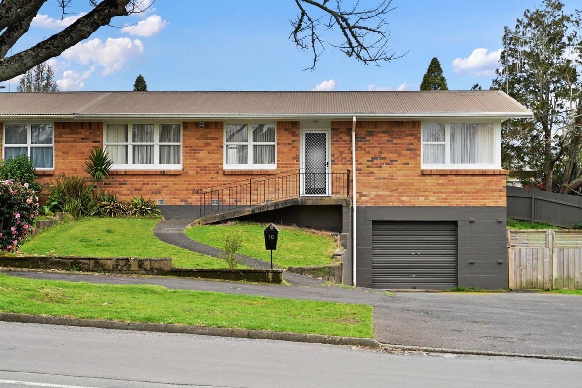 10 Johnson Street, Dinsdale, Hamilton - Carousel 1