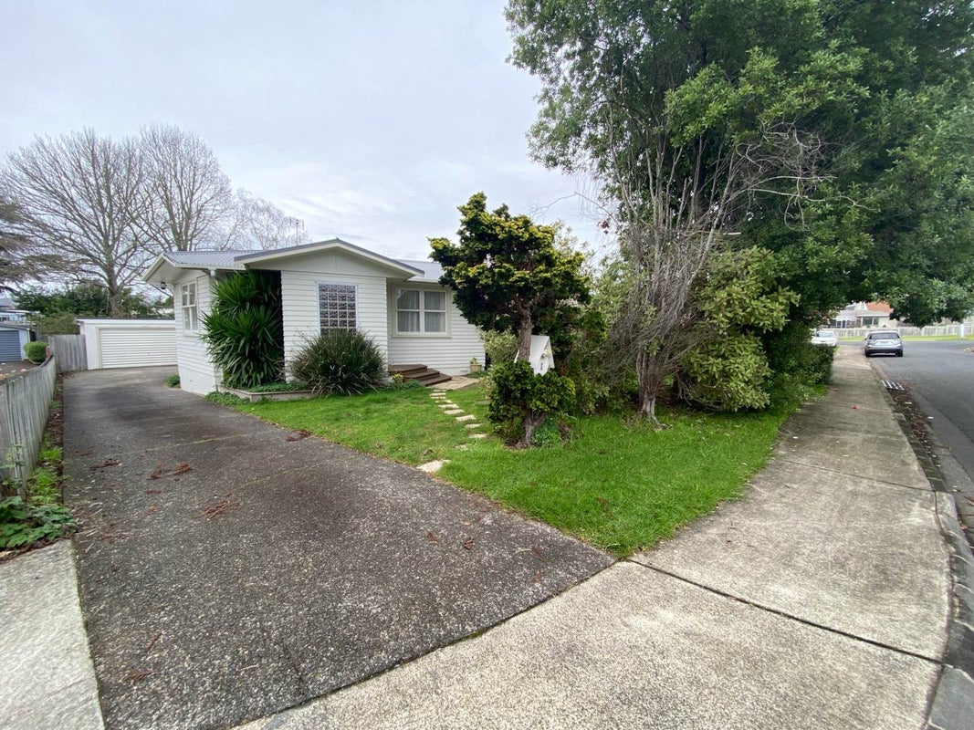1 Cotton Place, Opaheke, Papakura - Carousel 1