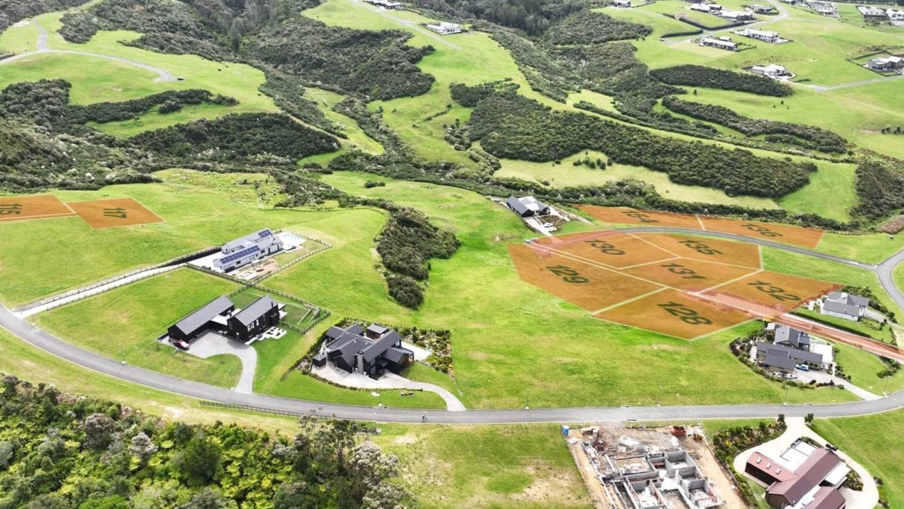 61 Taha Puke Road, Okura Bush, Silverdale - Carousel 1
