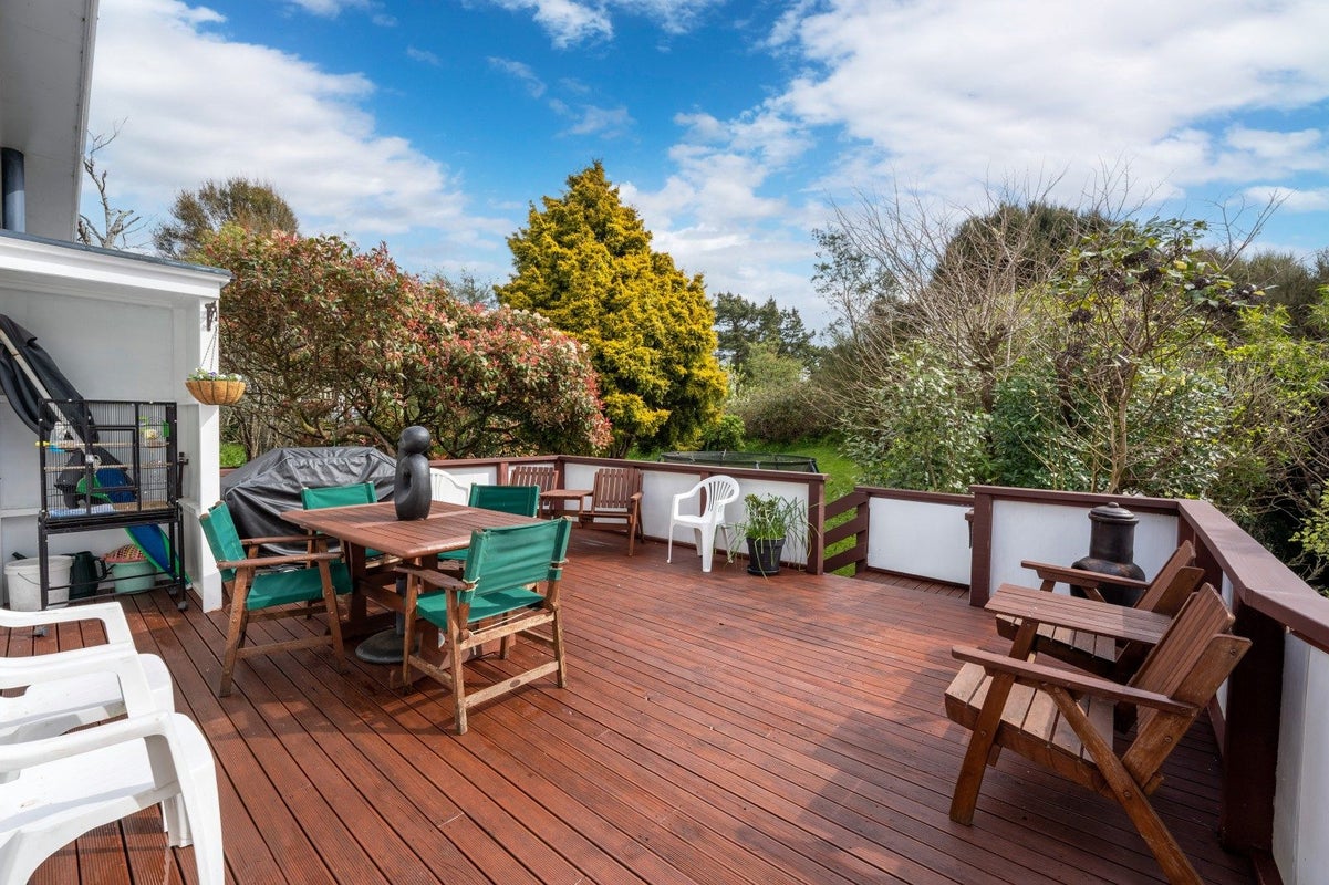 68 Holborn Drive, Stokes Valley, Lower Hutt - Carousel 2