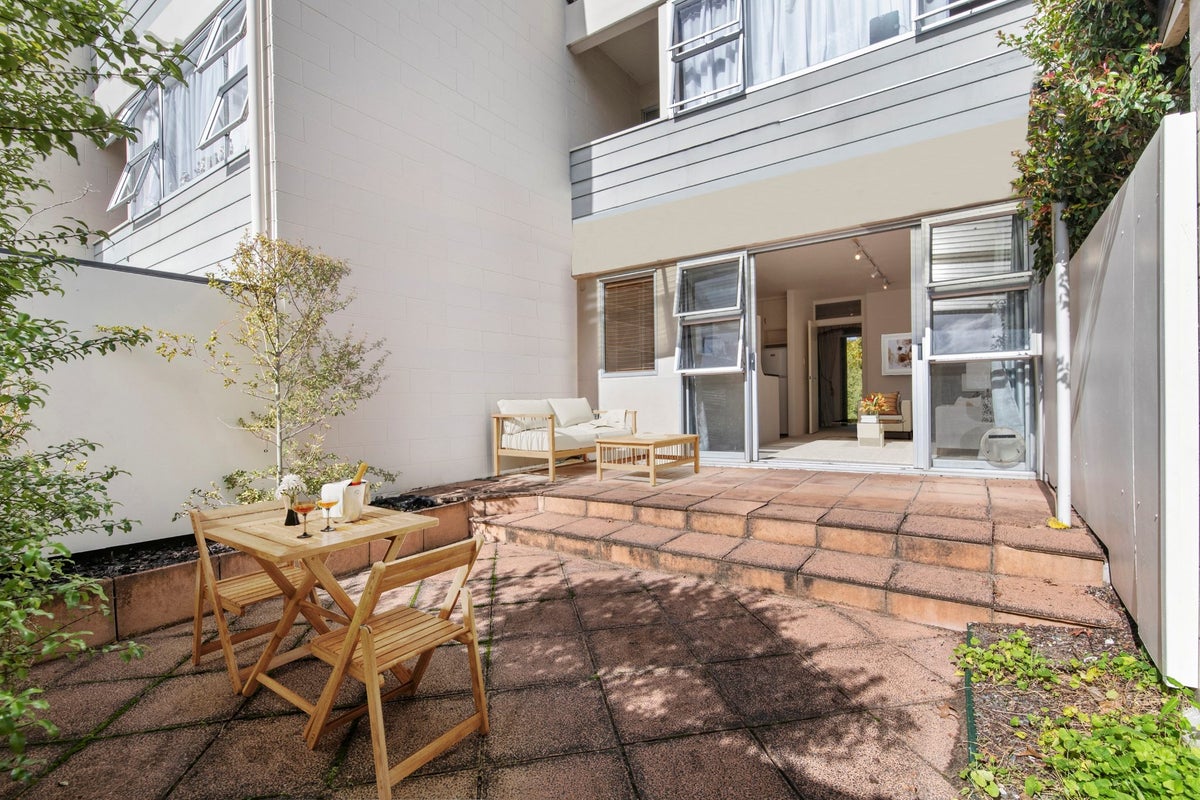 2/116 Wellington Street, Freemans Bay, Auckland - Carousel 2