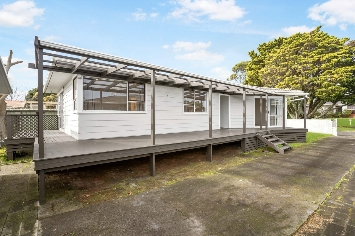 3 Seton Place, Clover Park, Auckland - Carousel 2