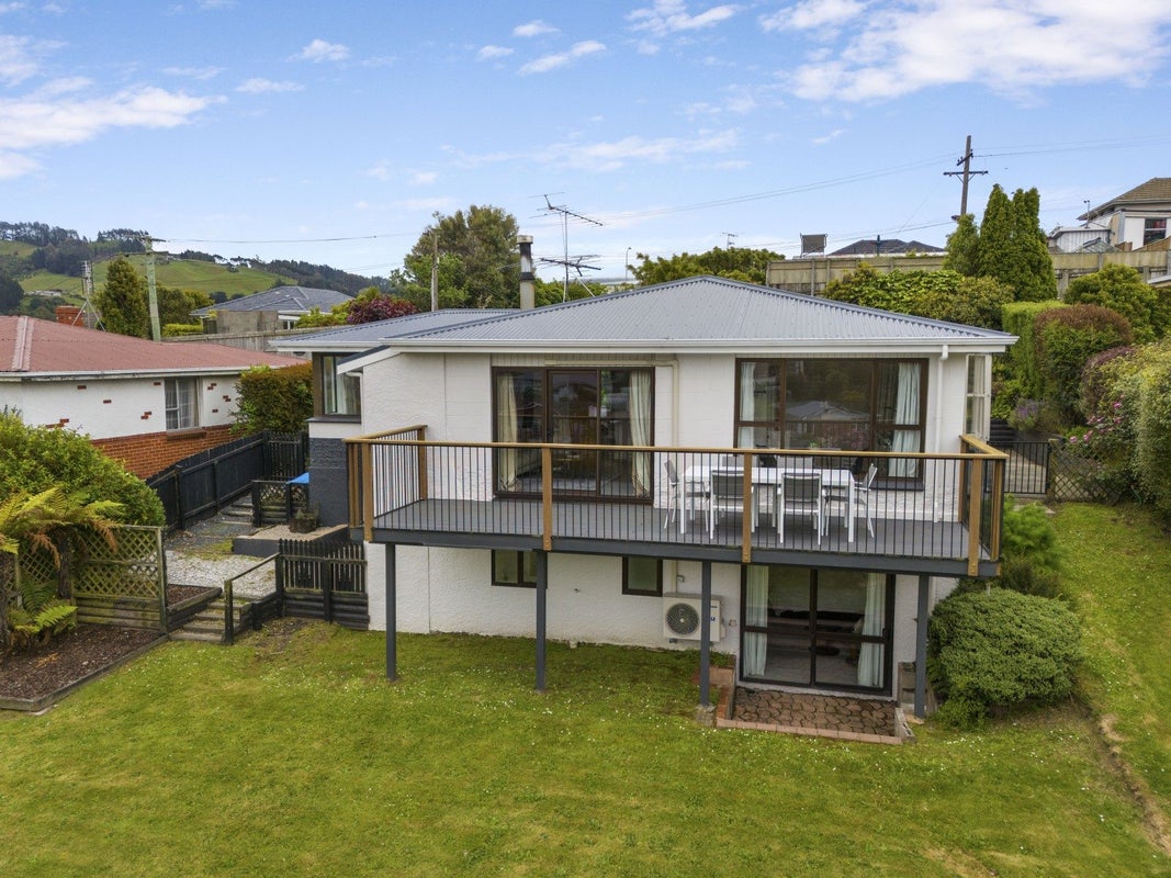 8 Shirley Place, Kenmure, Dunedin - Carousel 1