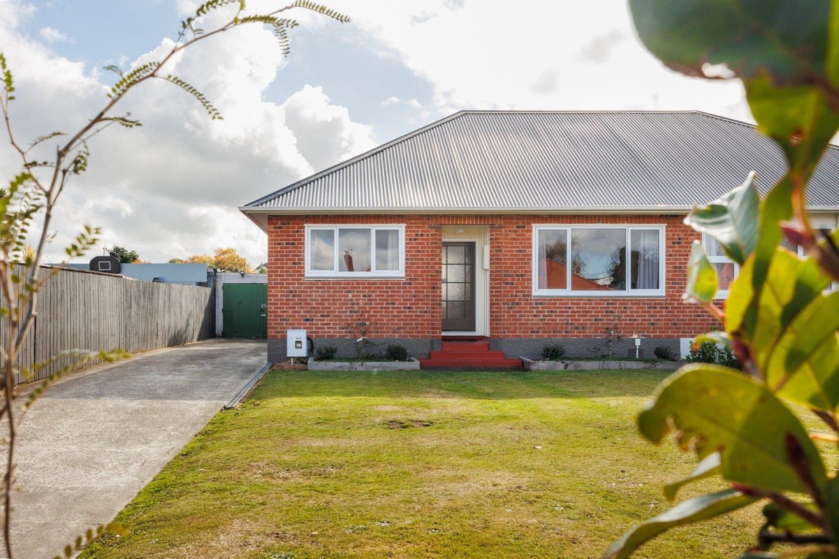 45 Frederick Street, Terrace End, Palmerston North - Carousel 1