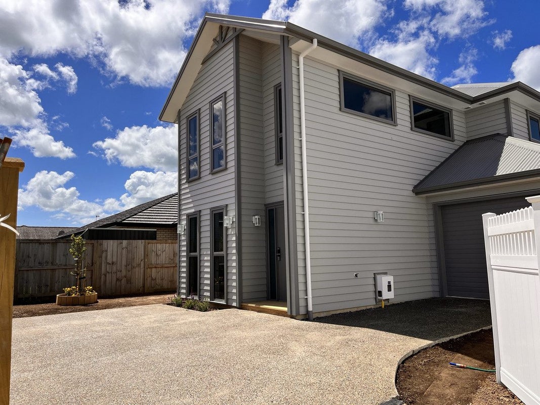 34 McCorquindale Drive, Flagstaff, Hamilton - Carousel 2