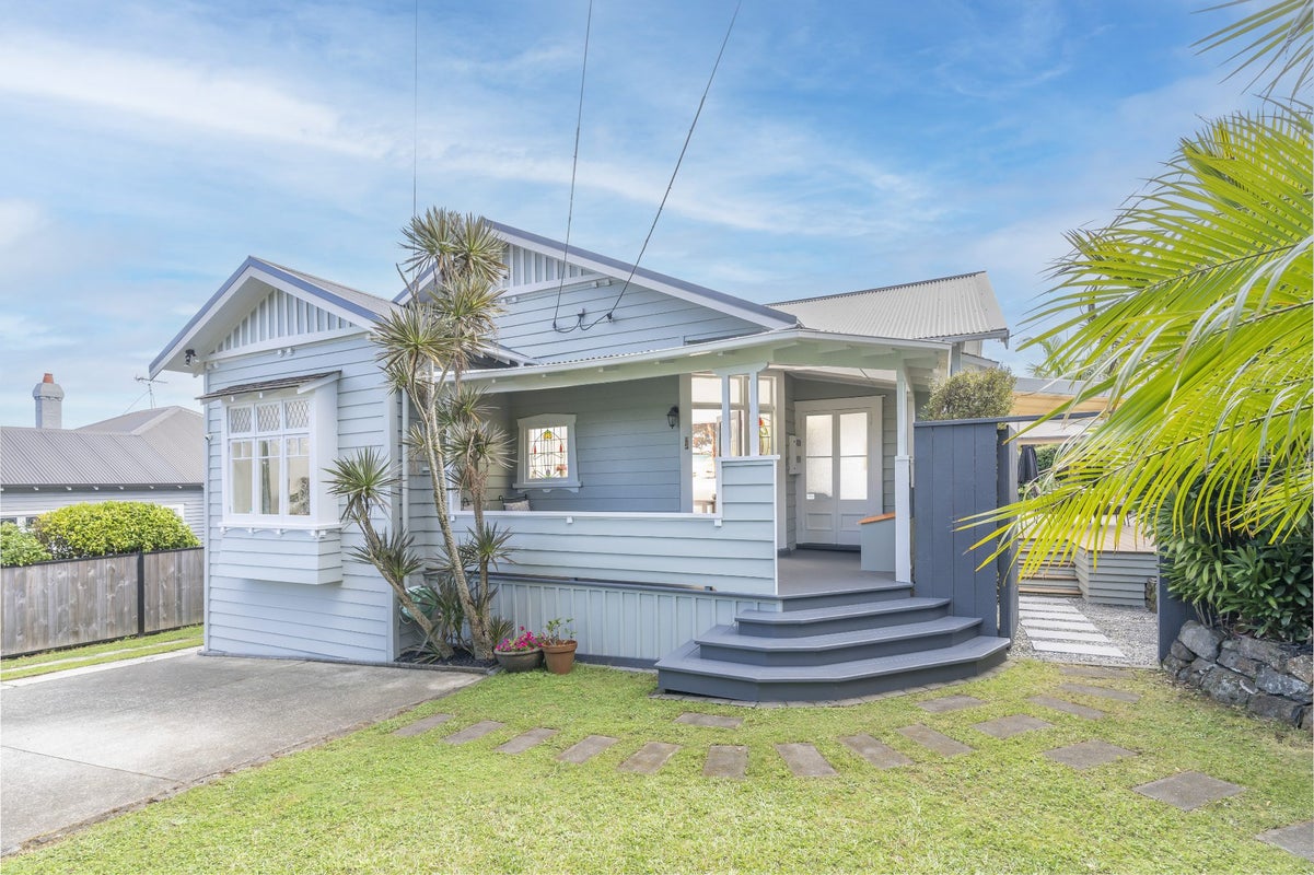 5 Ruapehu Street, Mount Eden, Auckland - Carousel 1