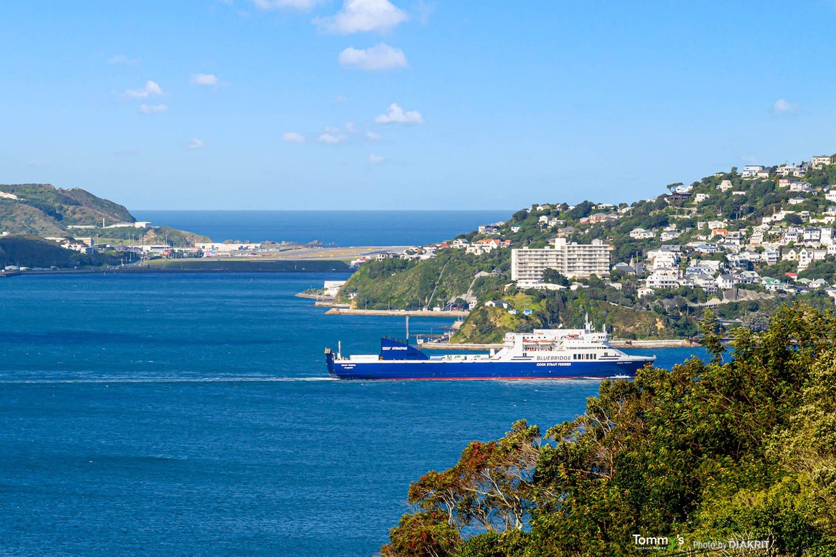 121 Onslow Road, Khandallah, Wellington - Carousel 1