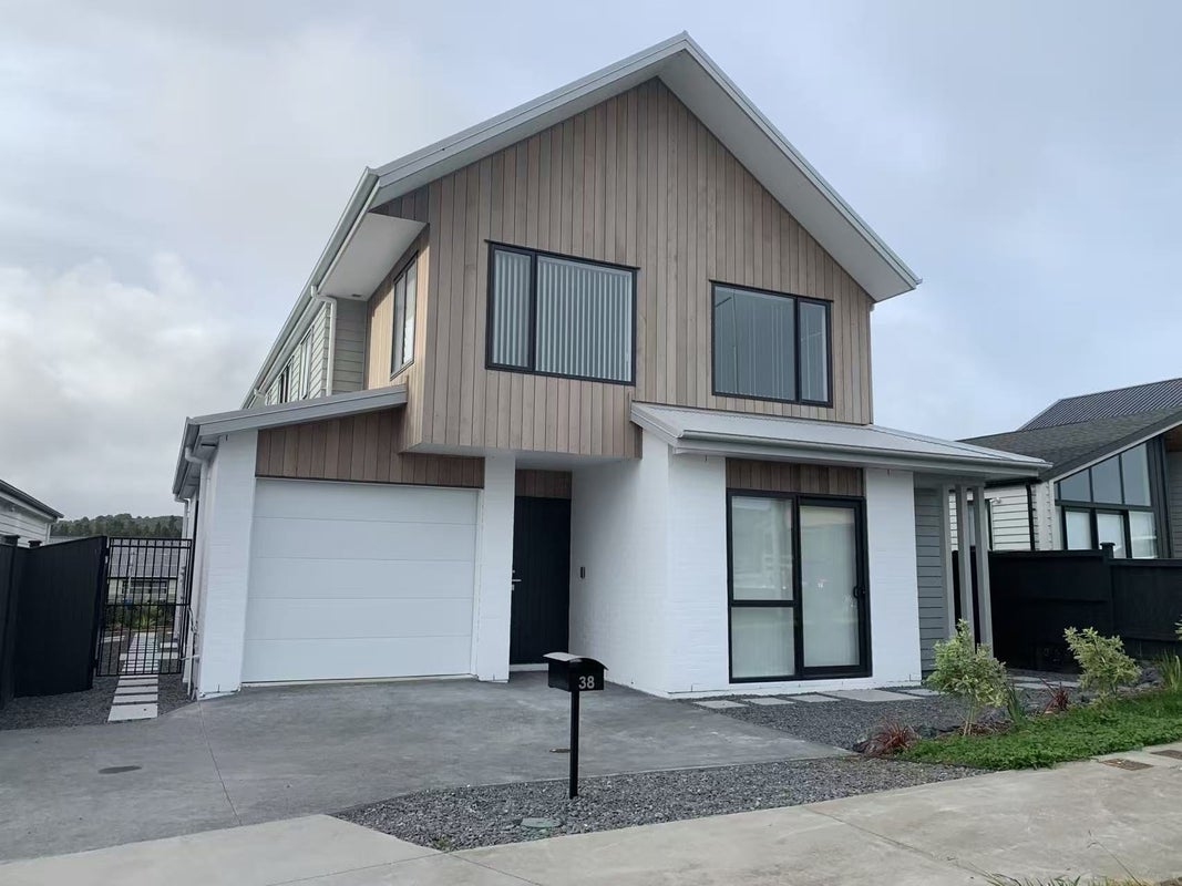 38 Kotuitui Drive, Silverdale - Carousel 1