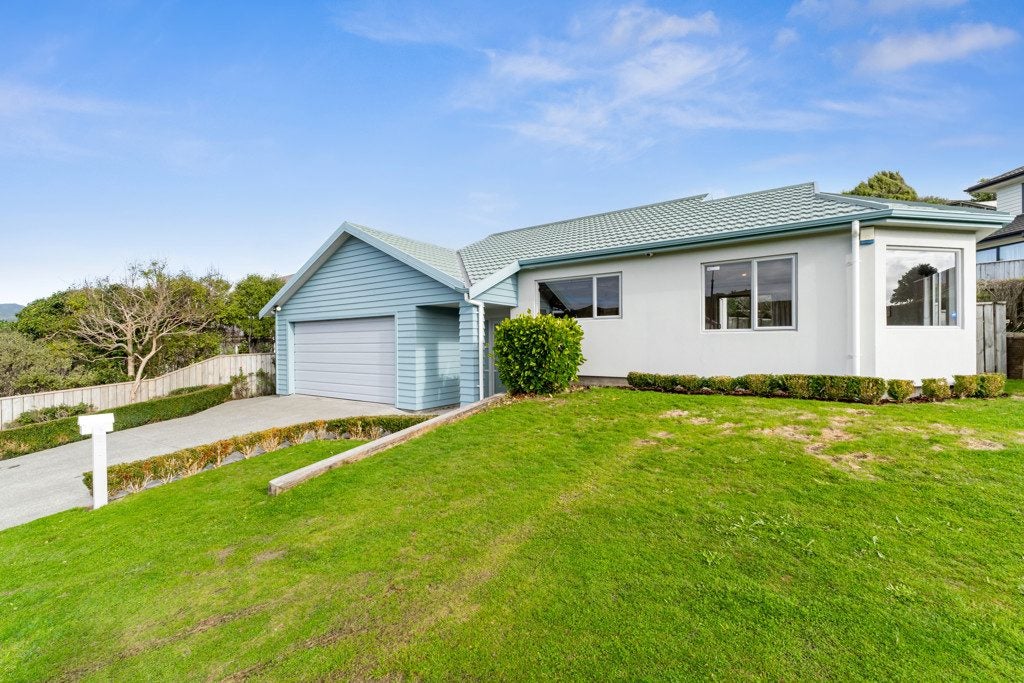 40 Te Puia Drive, Aotea, Porirua - Carousel 2