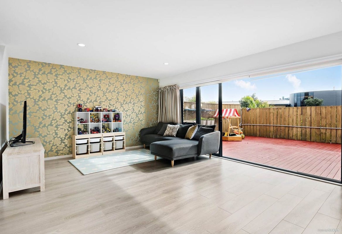 9/18 Pannill Place, Oteha, Auckland - Carousel 1
