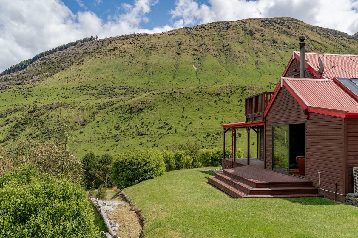 222 Moke Lake Road, Ben Lomond, Queenstown - Carousel 21