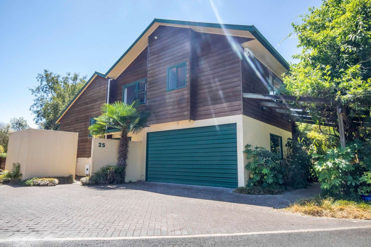 25 Howden Road, Fairfield, Hamilton - Carousel 1
