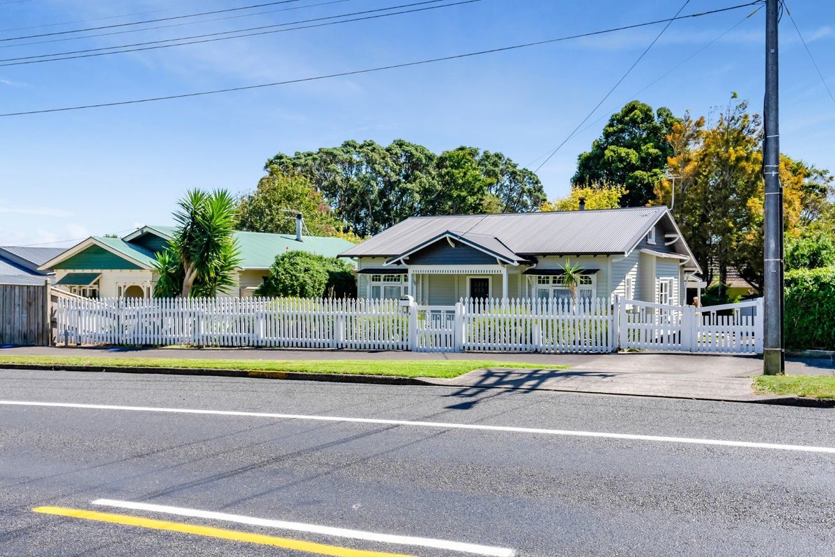 192 Tukapa Street, Westown, New Plymouth - Carousel 22