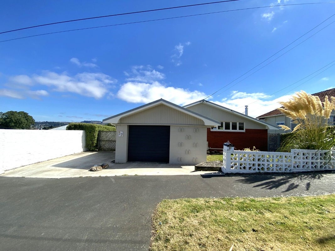 17 Dundonald Street, Tainui, Dunedin - Carousel 1