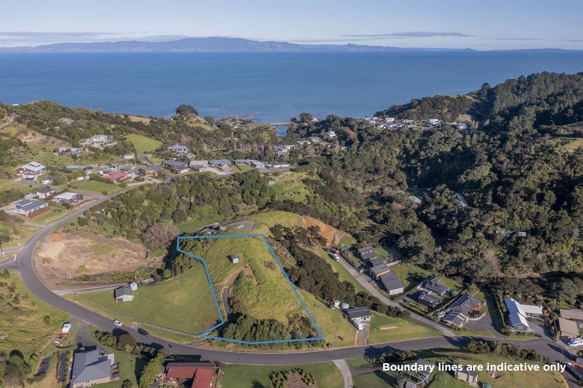 13 Te Mata Drive, Te Mata - Carousel 1