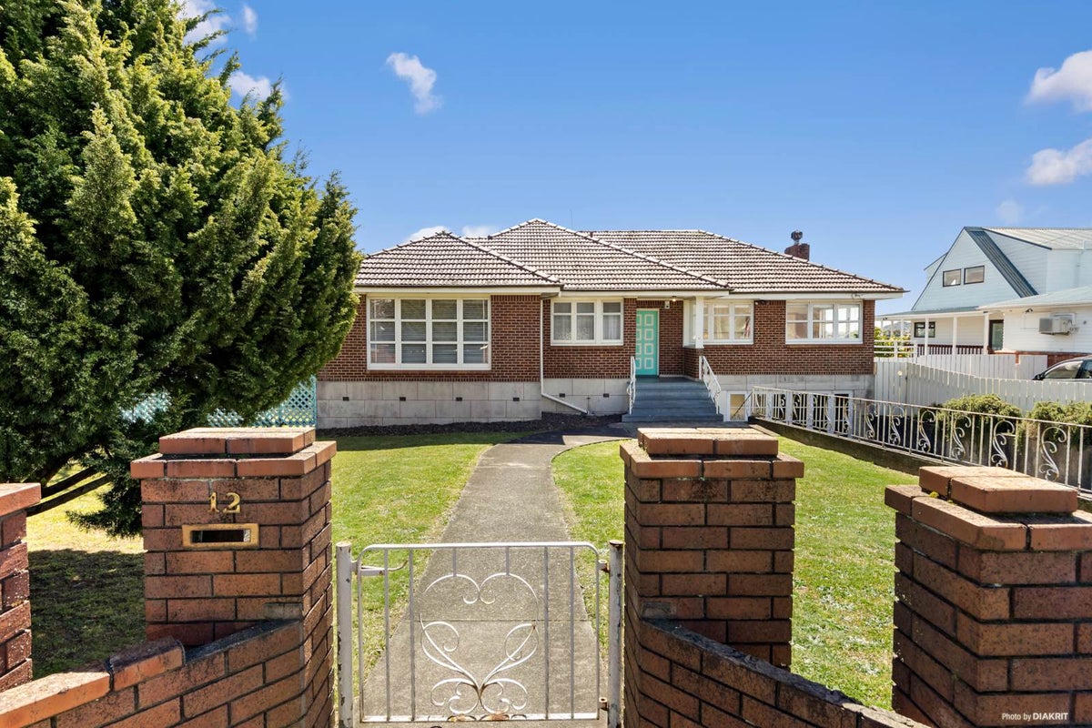 12 Donovan Street, Blockhouse Bay, Auckland - Carousel 2