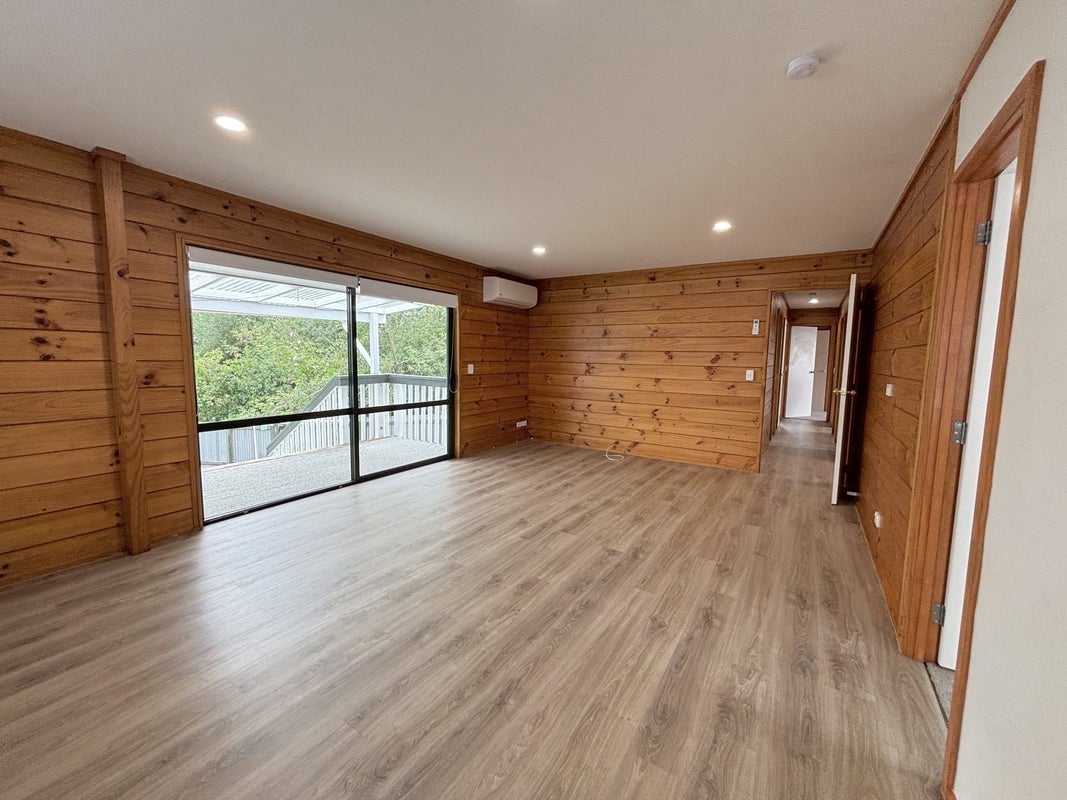 1036B Great North Road, Point Chevalier, Auckland - Carousel 1