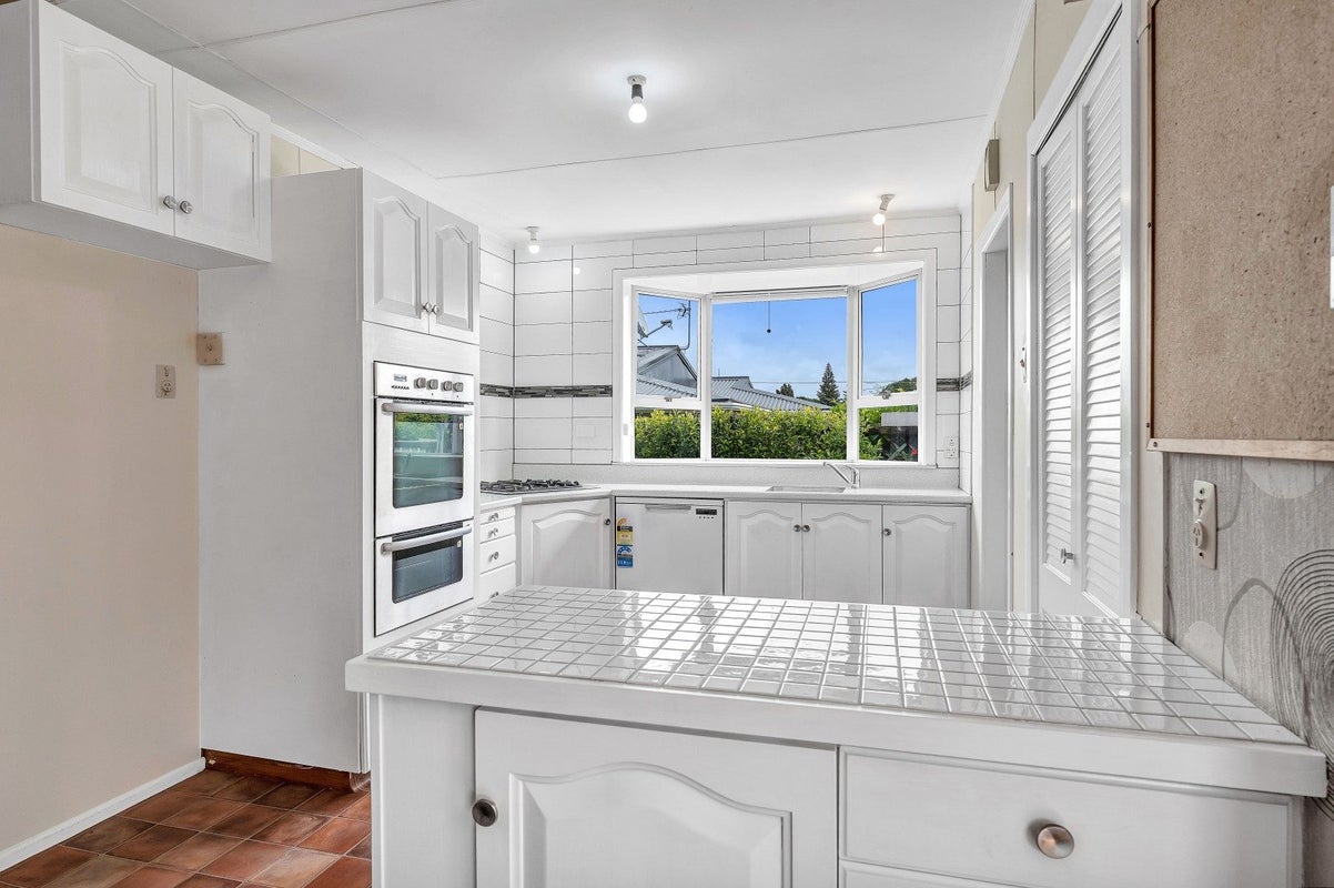 5 Hori Street, Vogeltown, New Plymouth - Carousel 2