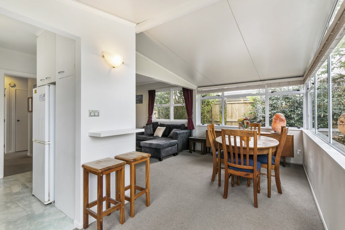 15A Pembroke Crescent, Glendowie, Auckland - Carousel 2