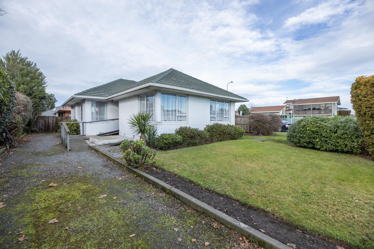 406 Main North Road, Redwood, Christchurch - Carousel 1