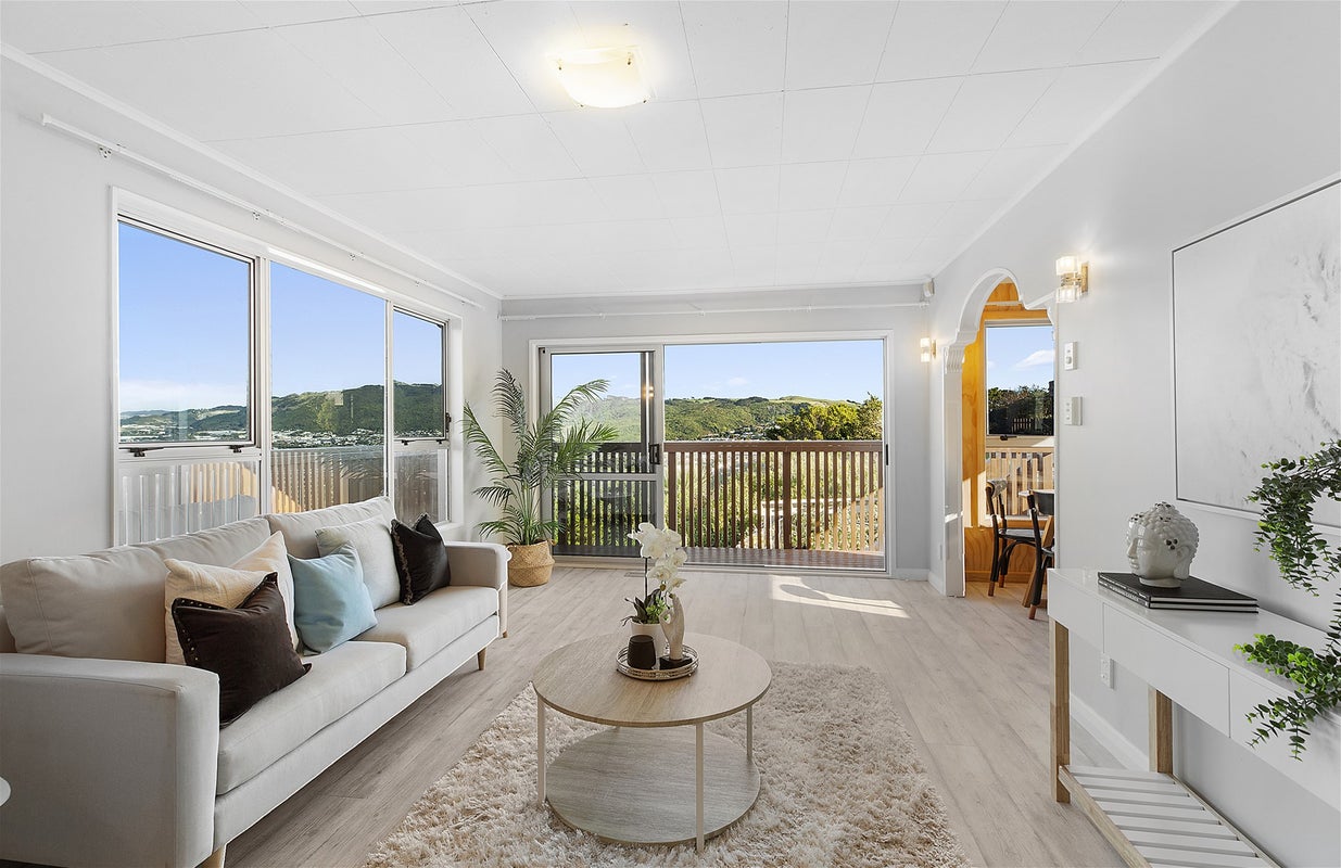 6 Finn Place, Titahi Bay, Porirua - Carousel 2