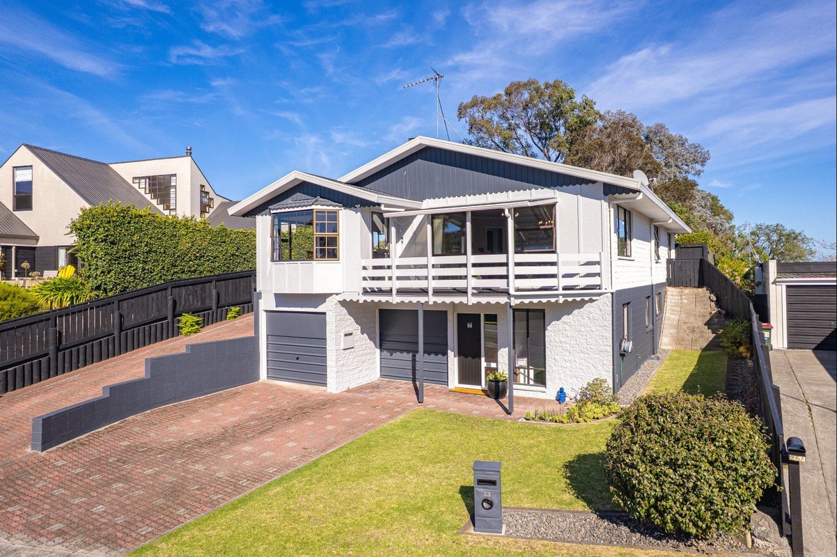 23 Aiken Road, Saint Johns Hill, Whanganui - Carousel 1