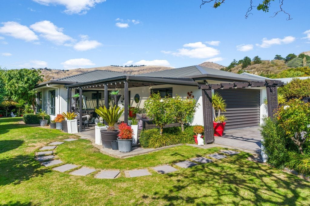 6 Castleview Lane, Heathcote Valley, Christchurch - Carousel 2