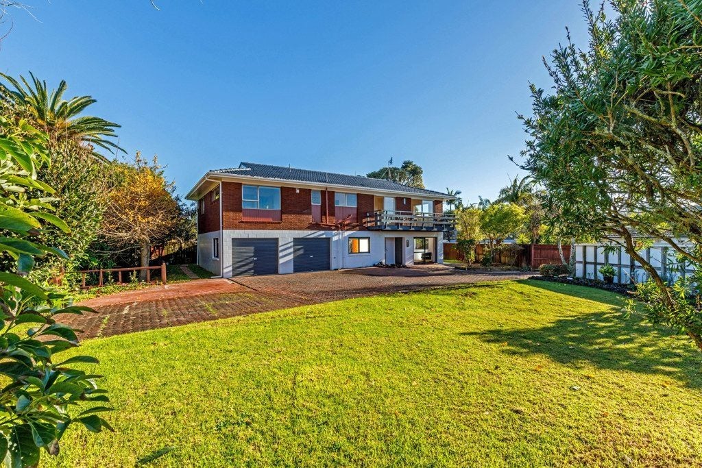 13 Tarahanga Street, Northcote, Auckland - Carousel 2
