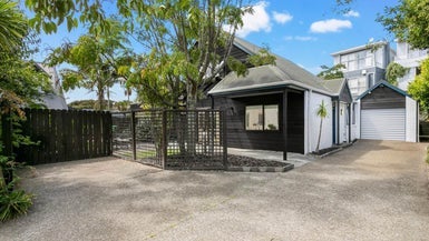 62B Larchwood Avenue, Westmere, Auckland - Carousel 1