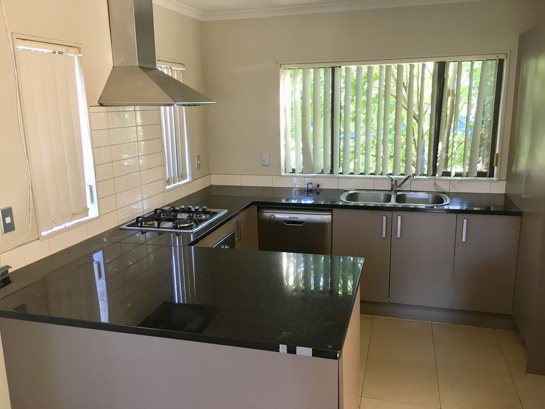 5 Villarosa Lane, Flat Bush, Auckland - Carousel 2