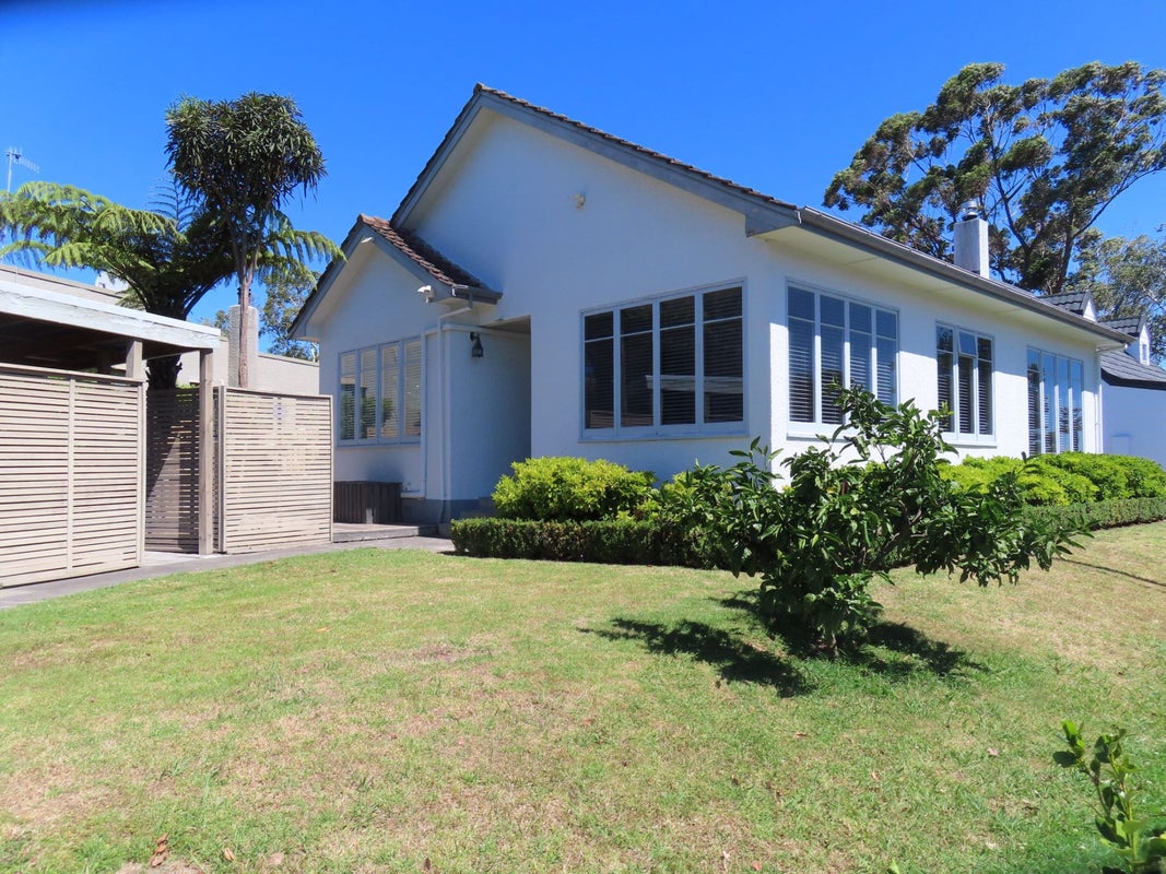 20 Logan Avenue, Marewa, Napier - Carousel 1