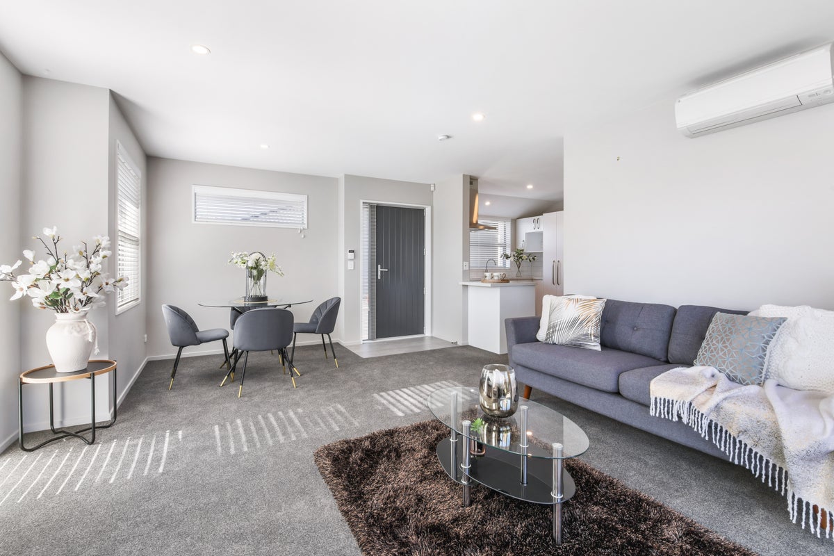 21 Henry Roil Lane, Northcote, Christchurch - Carousel 1
