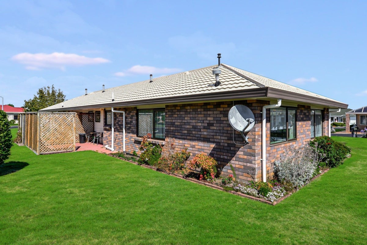 103/4 Admiral Crescent, Flagstaff, Hamilton - Carousel 2