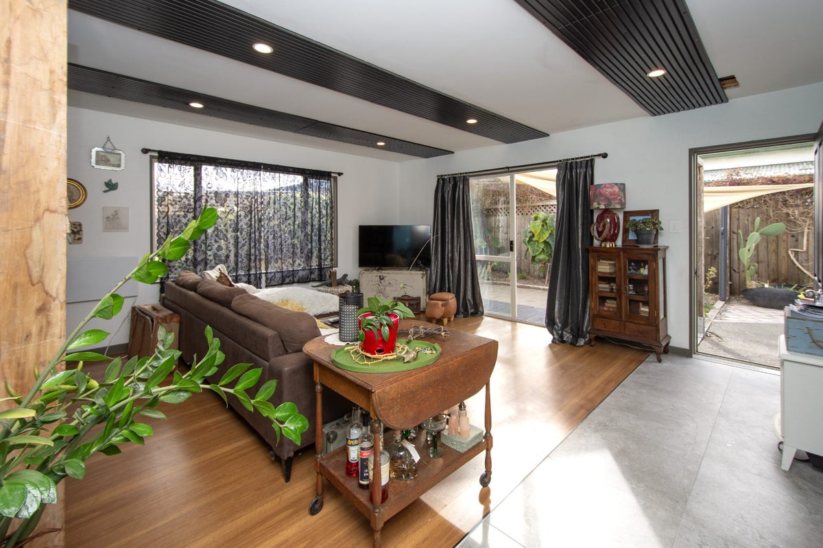 2/44 Shakespeare Road, Waltham, Christchurch - Carousel 2