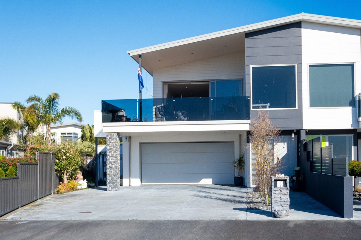 17 Ferguson Avenue, Westshore, Napier - Carousel 26