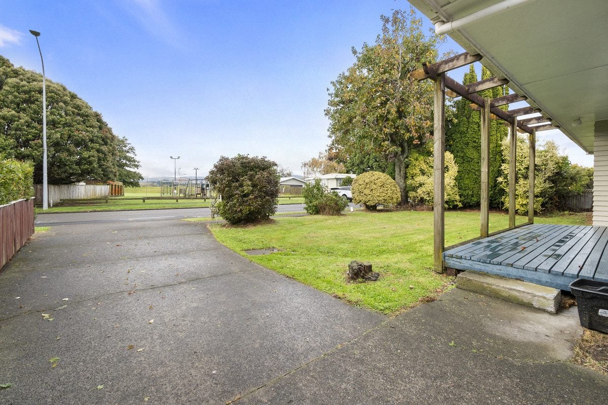 22 Waterloo Crescent, Hokowhitu, Palmerston North - Carousel 21