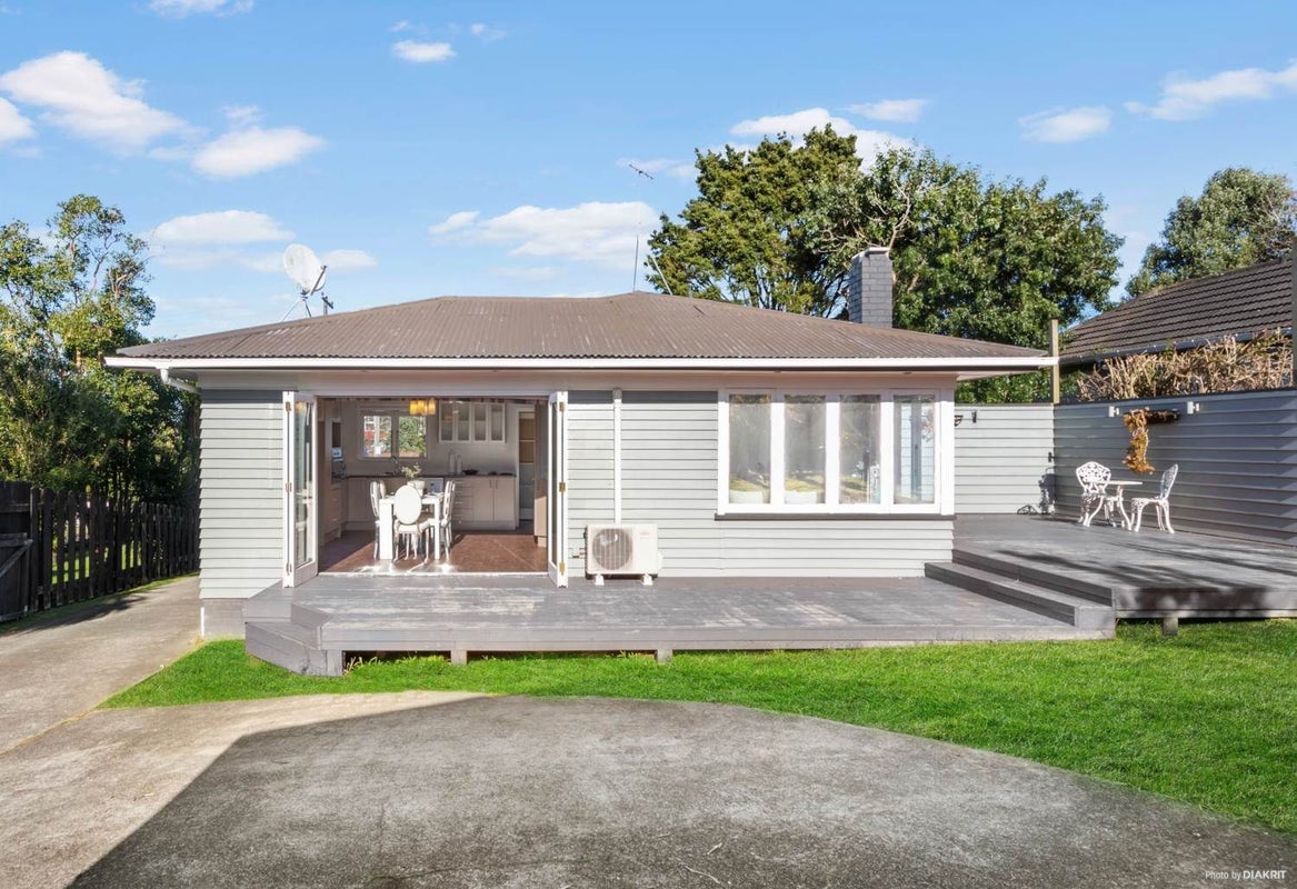 16 Kohekohe Street, New Lynn, Auckland - Carousel 2