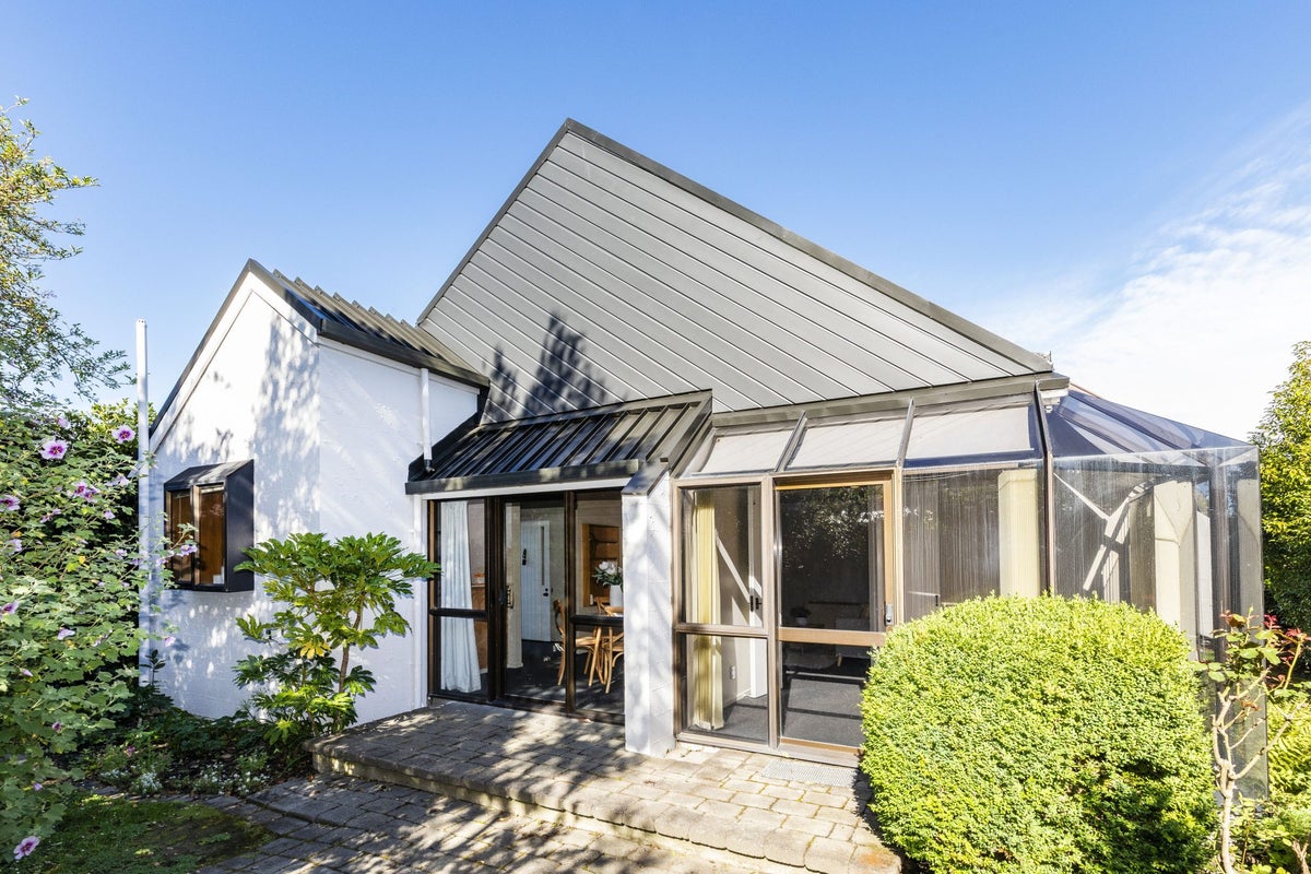 2/6 Ashfield Place, Ilam, Christchurch - Carousel 1