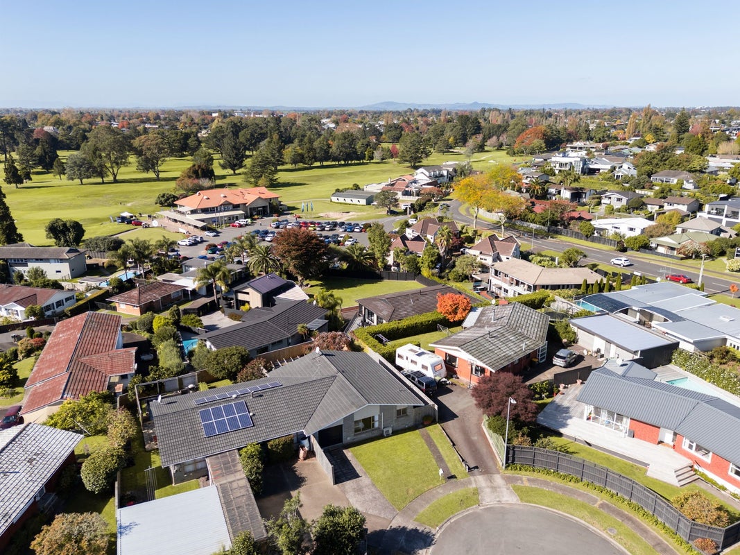 7B Glading Place, St Andrews, Hamilton - Carousel 24